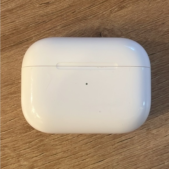 AirPods Pro 1st generation, repair required - Picture 2 of 3